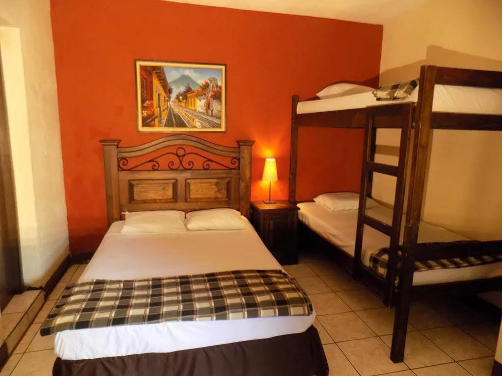 Posada De San Carlos La Calzada Antigua Eksteriør billede