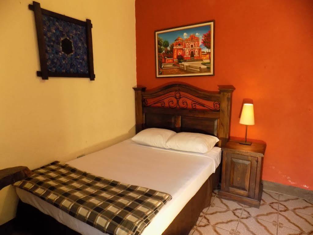 Posada De San Carlos La Calzada Antigua Eksteriør billede