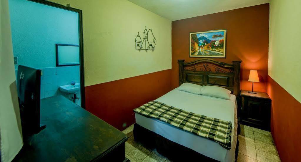 Posada De San Carlos La Calzada Antigua Eksteriør billede